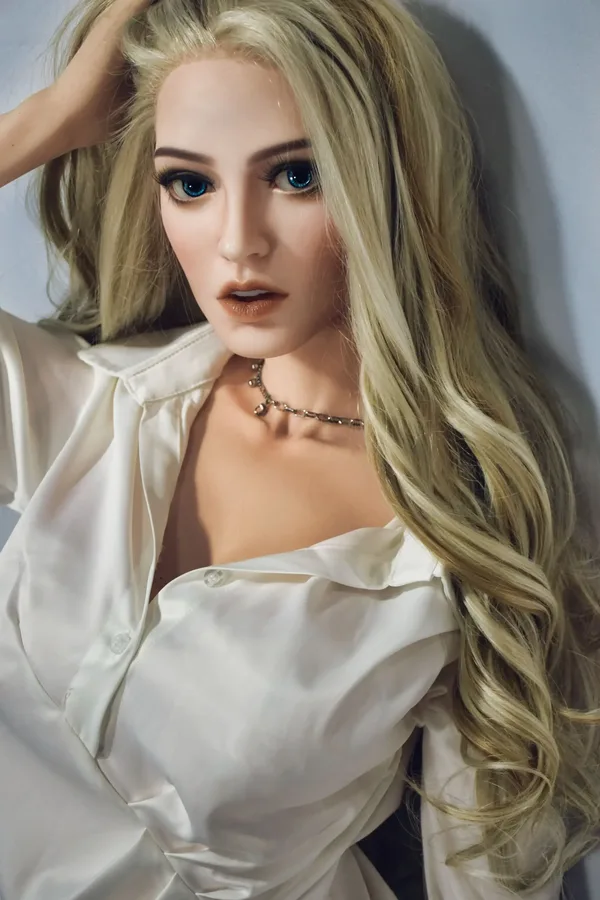 Elsa Babe Olivia Smith