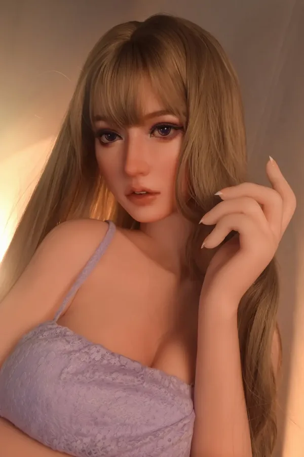 Elsa Babe Sasaki Azusa